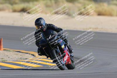 media/Oct-08-2022-SoCal Trackdays (Sat) [[1fc3beec89]]/Turn 10 (945am)/